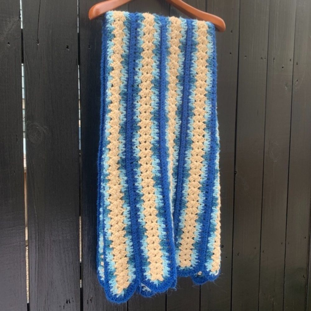Vintage Blue & White Stripe Scalloped Granny Crotchet Blanket